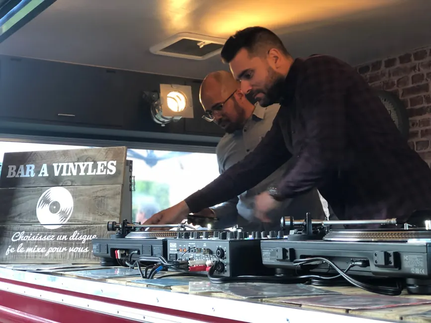 The Old Trailer DJ mariage Oise bar à vinyles caravane vintage
